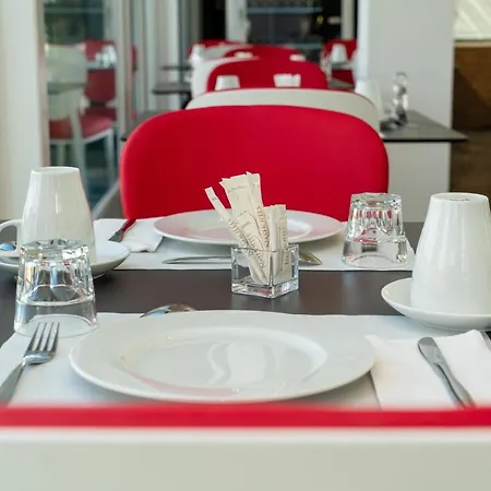 Nash Pratik Hotel Vernier