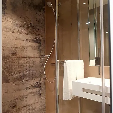 Hotel Nash Pratik